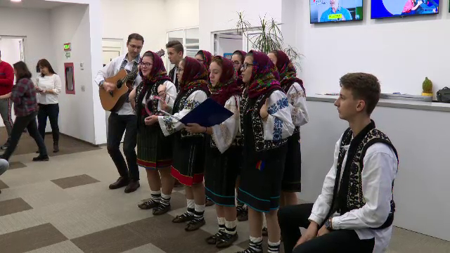 Redacția Pro TV vizitată de corul de copii de la așezământul „Sfântul Ierarh Leontie”