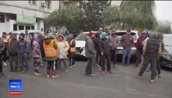 Angajații de la salubritate din Ploiești au ieșit în stradă din cauza salariilor