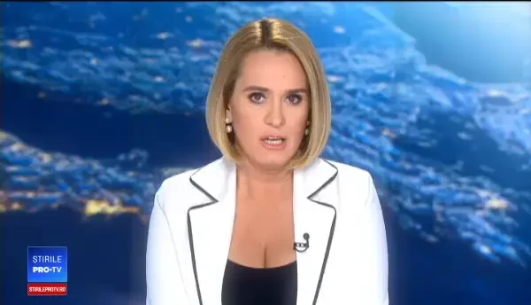 Imagini virale. Mai mulți porumbei au fost dotați cu pălării minuscule