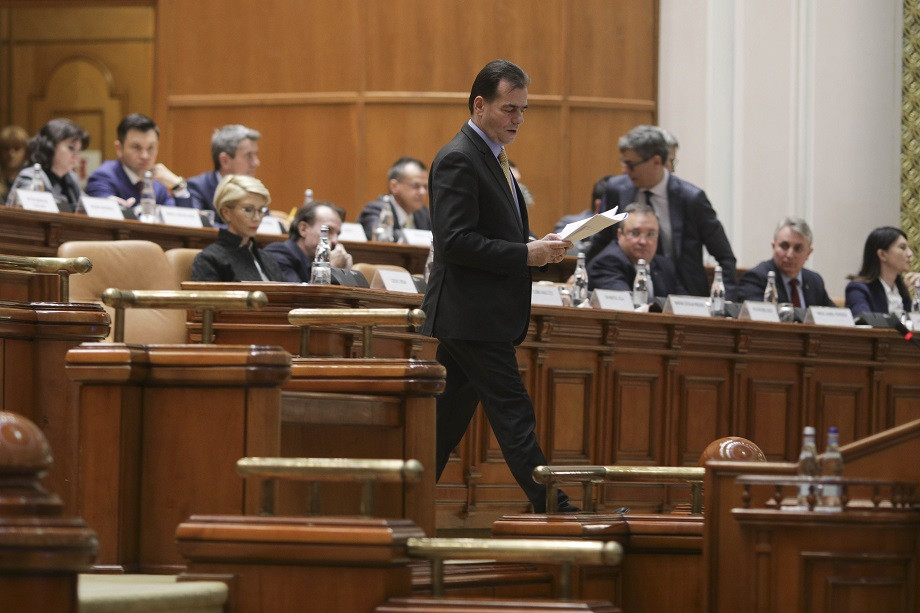 Guvernul şi-a asumat răspunderea în Parlament. PSD face apel la Curtea Constituţională