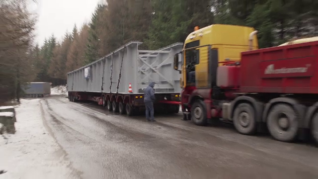 Motivul pentru care transportul agabaritic a rămas înțepenit timp de 8 ore într-o curbă pe DN 1A