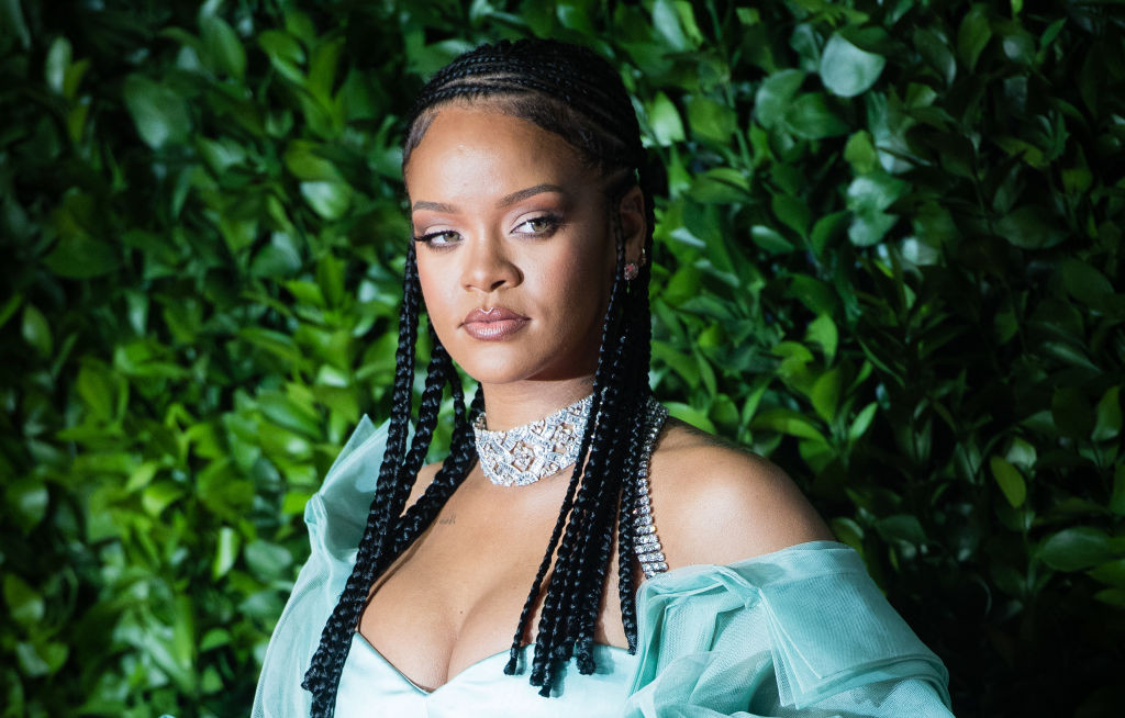 Rihanna, despre sarcină: „Poveștile pe care le-am auzit de la alte femei mă sperie”