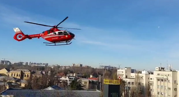 Momentul în care a fost „inaugurat” heliportul Spitalului Universitar, cu primul pacient