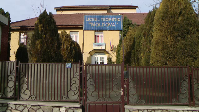 Anchetă în cazul fetiței nevăzătoare de 6 ani care a murit după ce a căzut pe scări la școală