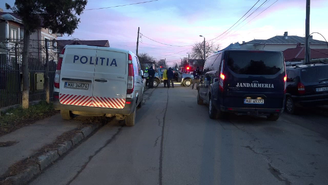 Locuințe evacuate în Buzău și Botoșani, din cauza mirosului de gaz și de canalizare