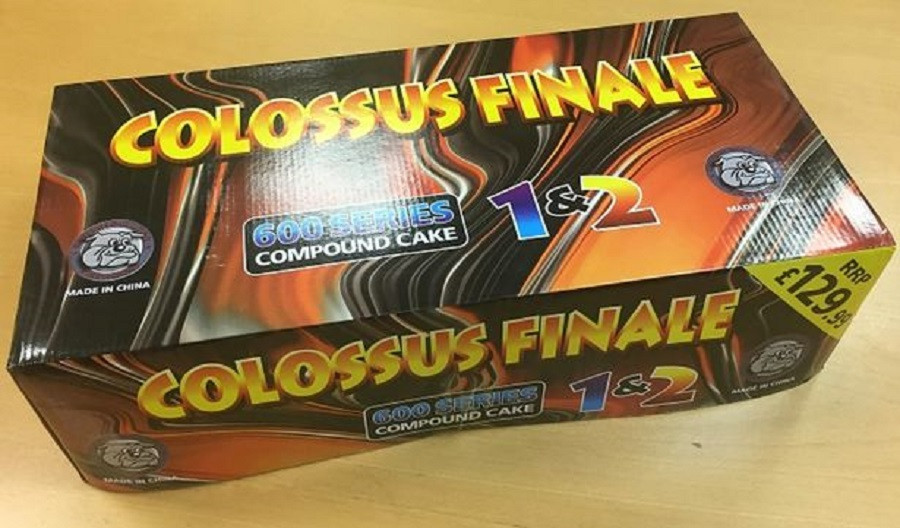 Bărbat mort după ce 200 de artificii i-au explodat în față. Cine i le-a adus în casă