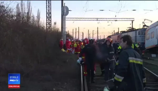 Noi date în cazul ciocnirii trenurilor din Ploiești. Ce suspectează anchetatorii