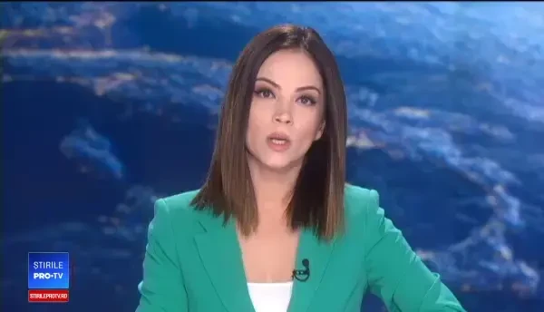 VIDEO. Momentul în care un șofer din Craiova se răstoarnă cu mașina și este aruncat pe geam