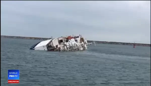 Ce se întâmplă cu "nava morţii" din Portul Midia. Ar ascunde peste 600 de tone de cadavre