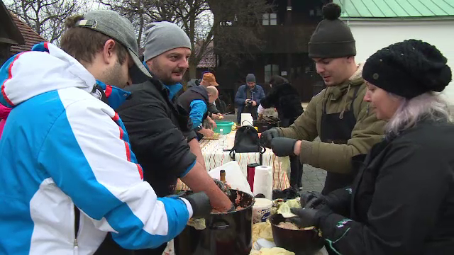 Angajații MAI au gătit sute de sarmale. Unde vor ajunge preparatele