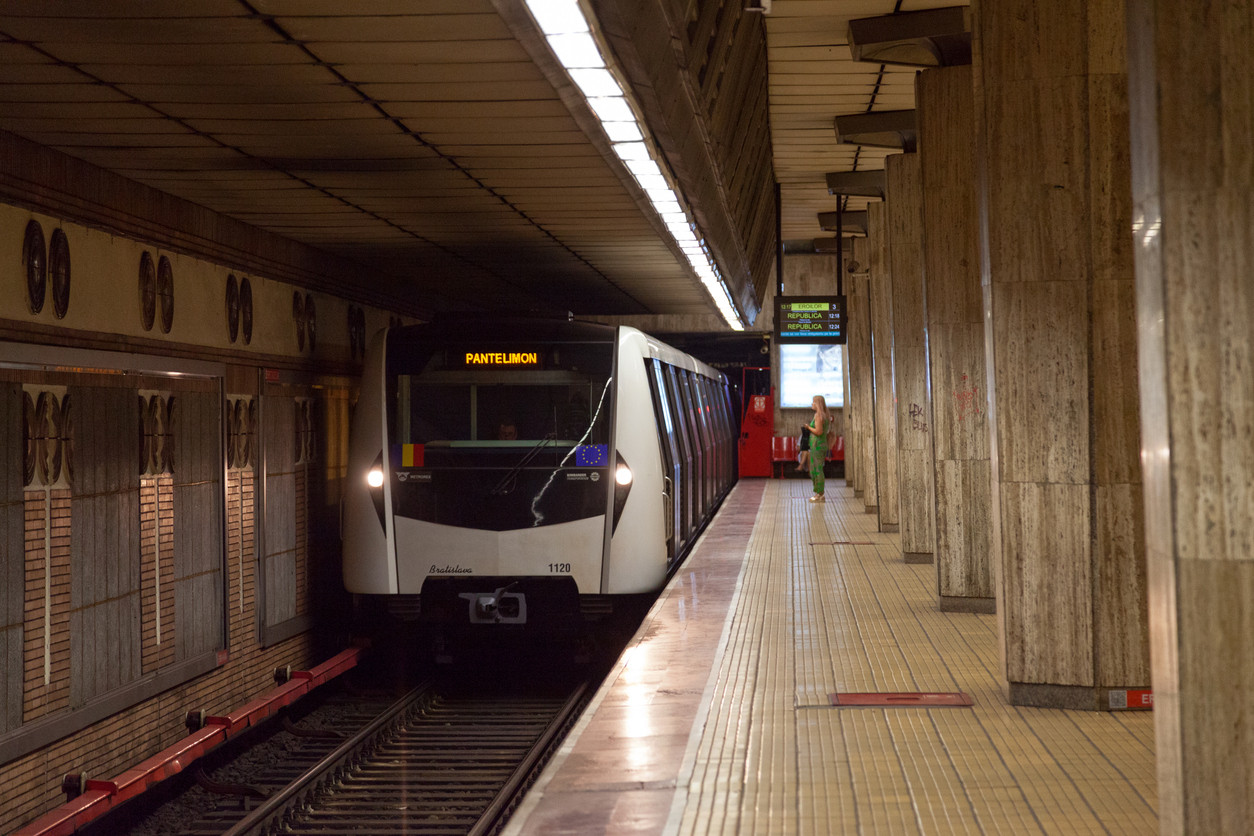 Ministrul Transporturilor: Consilierii directorului Metrorex câștigă 9.500 de lei în mână