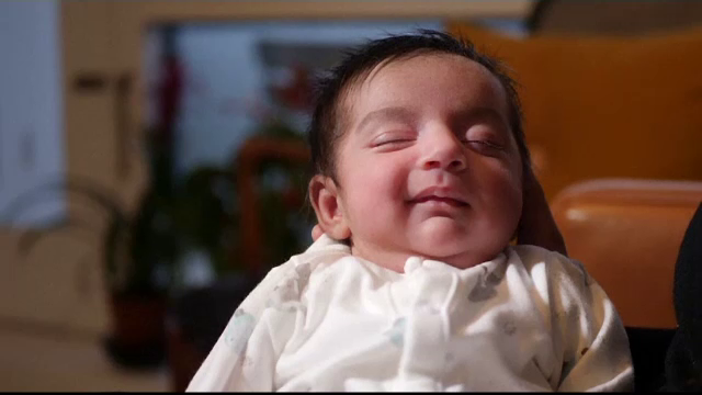 Bonele de noapte, salvarea părinților care vor să se odihnească. Cât costă serviciul