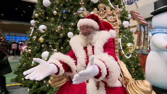 A mai rămas o zi până când vine Moșul. Între timp, „iscoadele” au împânzit locurile publice