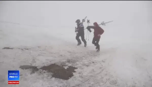 Dezamăgire cruntă pentru turiștii ajunși la munte de Sărbători. Ce au găsit în stațiuni