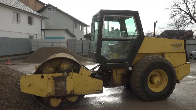 Câțiva oameni din Focșani s-au trezit cu pereții caselor crăpați: ”Asta e România noastră"