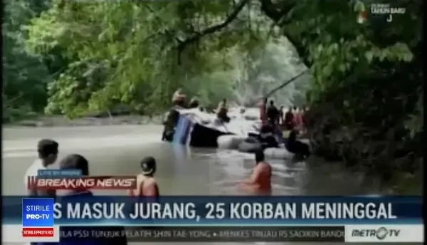 Tragedie în Indonezia. 24 de morți și 13 răniți, după ce un autobuz a căzut într-o râpă