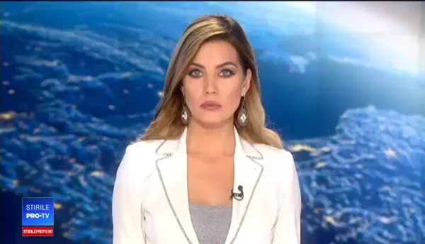 Imagini șocante în Argeș. O mașină făcută praf, după ce a intrat în plin într-o dubă