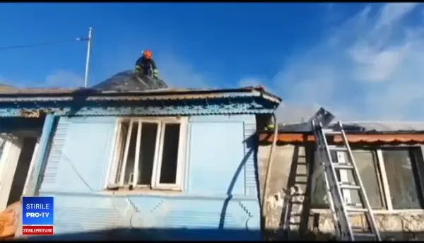 O familie din Galați a rămas fără casă, după un incendiu. Gestul impresionant al pompierilor