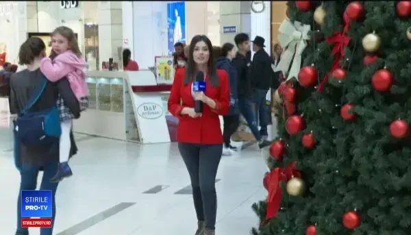 Mulți români au stat la coadă, de Crăciun, să se deschidă mall-urile. „Am decis să facem o schimbare”turiștilor fascinați de poveștile Bucovinei. „Mi se ridică părul pe mine”