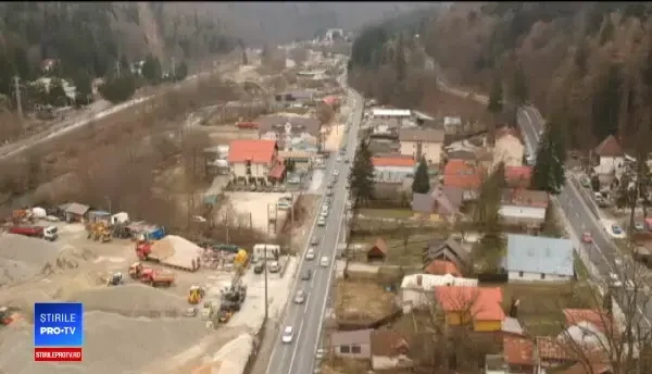 Zeci de mii de oameni s-au înghesuit să ajungă la munte. Reacția turiștilor străini