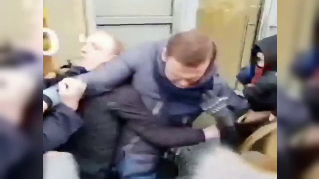 Principalul opozant al Kremlinului, din nou în duba poliție. Ce le-a făcut autorităților