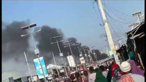 Atac terorist sângeros în Somalia. Bilanţul a ajuns la 100 de morţi