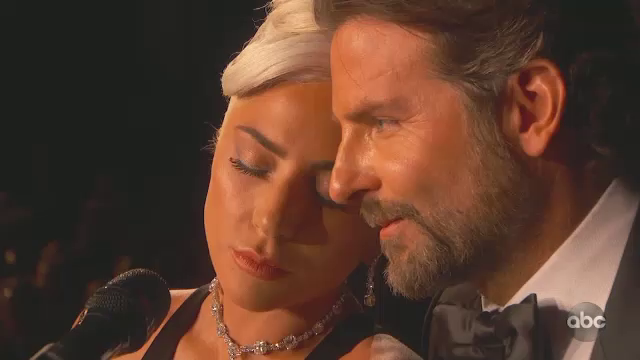 Viralele anului 2019. Un ou, "provocarea dopului" și melodia cu 4 miliarde de vizualizări