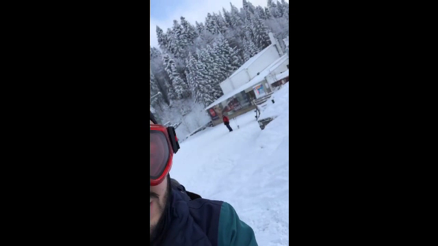 Dezamăgire pentru turiștii de la Poiana Brașov după 24 de ore de ninsoare