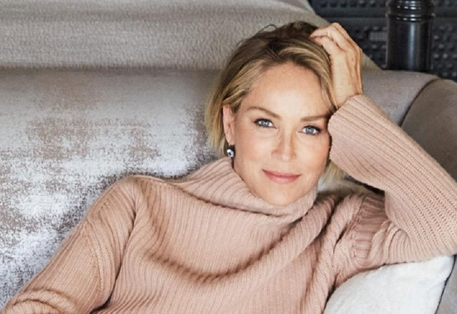 Sharon Stone se plânge că i-a fost blocat contul pe o aplicaţie de dating