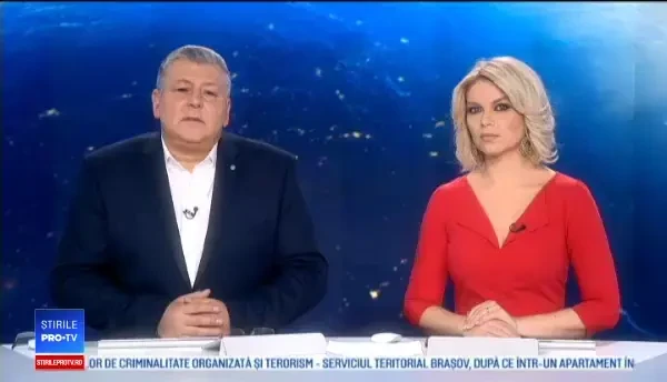 Incendiu de proporţii în cartierul Pantelimon. Pompierii au intervenit cu 14 autospeciale