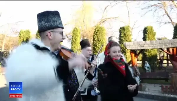 Mii de turişti petrec de Revelion în Maramureş. Cuum i-au uluit gazdele înainte de masă