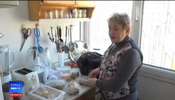 Câte MII DE TONE de mâncare aruncă românii la gunoi de Sărbători. Sfatul psihologilor