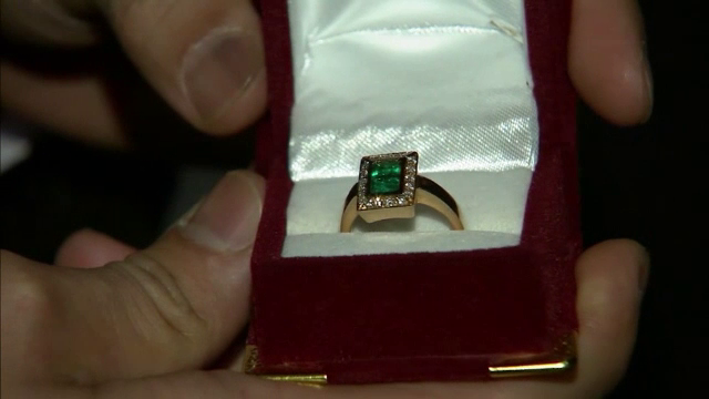 Peripeții pentru un cuplu logodit în noaptea dintre ani. Ce s-a întâmplat cu inelul