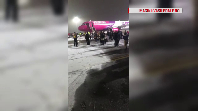 Ce s-a întâmplat de fapt cu avionul evacuat cu toboganele la Debrecen. Anunţul pompierilor