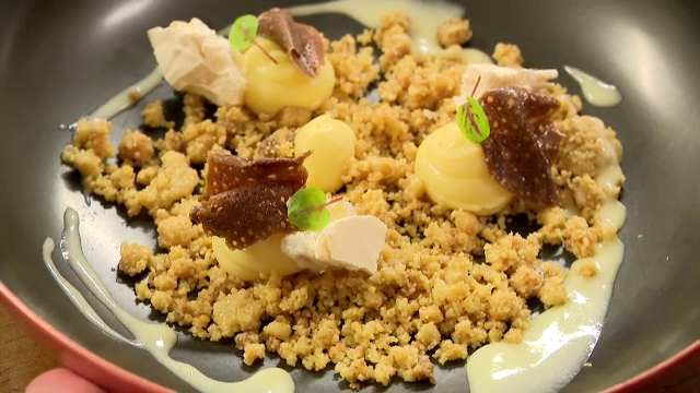 Cum a transformat Franța gătitul în artă și cum își reinventează bucătăria permanent