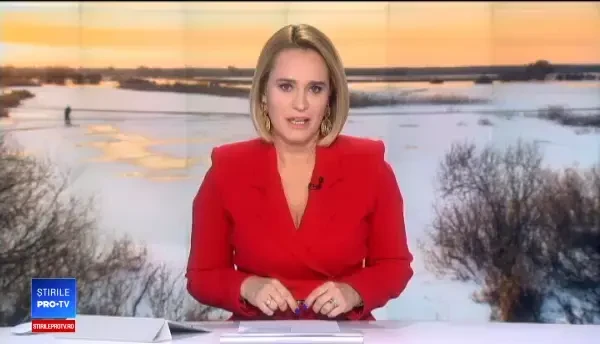 Mașini scufundate în Rusia, după ce șoferii le-au parcat pe gheață