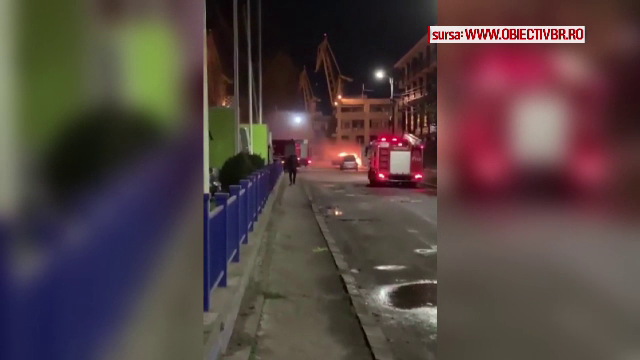 Mașină în flăcări, pe o stradă din Brăila. Șoferul era beat