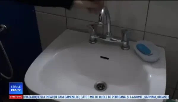 Un cartier din Sinaia a rămas fără apă. Turiștii, nemulțumiți, au plecat acasă