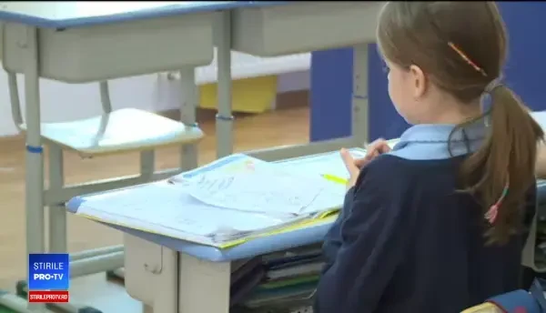 Cum ar putea fi împărțit anul școlar 2020-2021. Oficialii propun 14 septembrie - 18 iunie