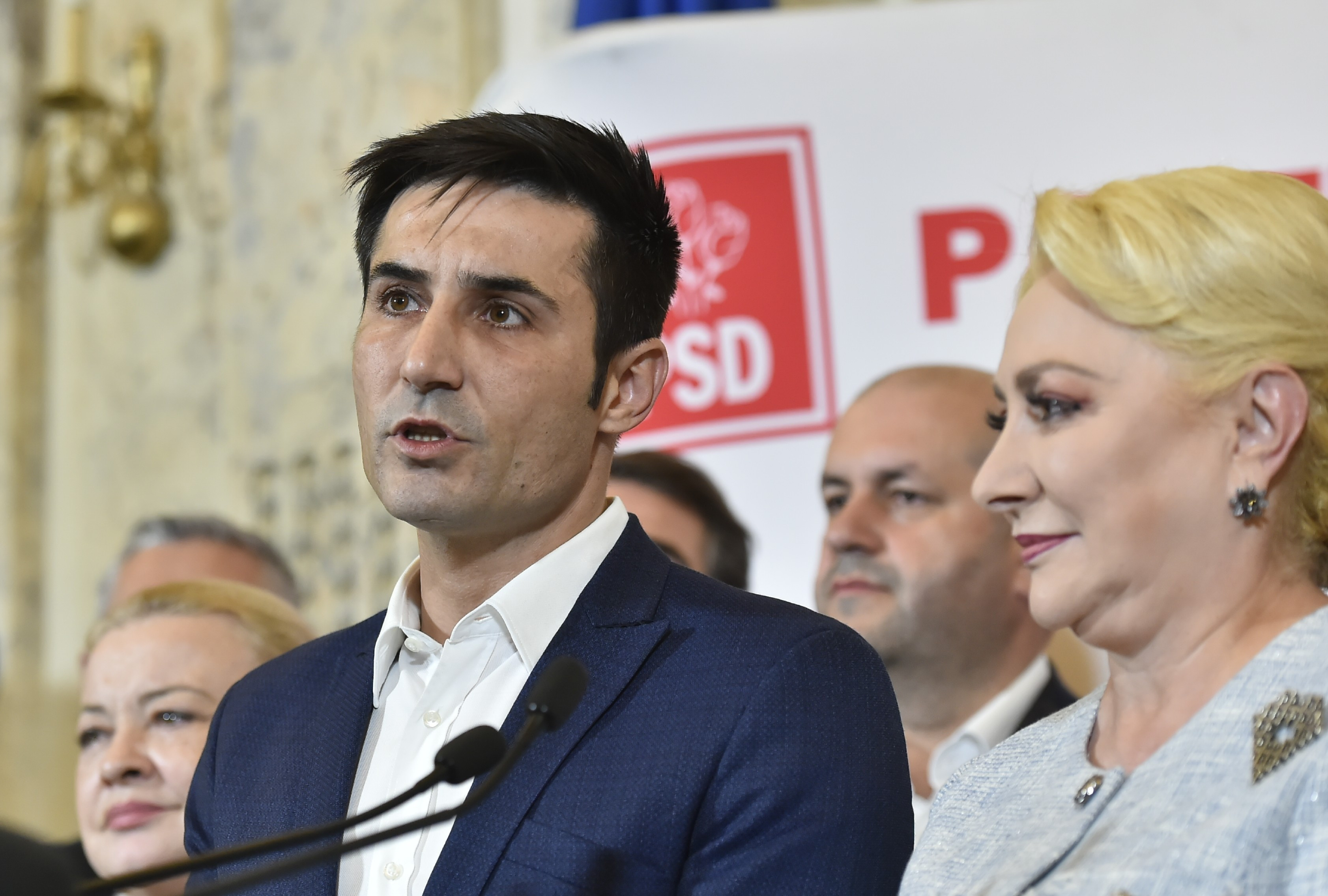 Manda: „Nu mai susținem proști în funcții publice, să ne facă de râs”. Ce spune de Ciolacu