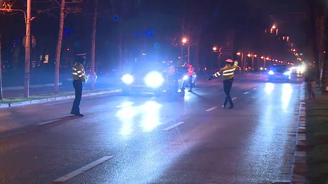 Razie a poliției în București. La cine s-a găsit în mașină un kilogram de droguri