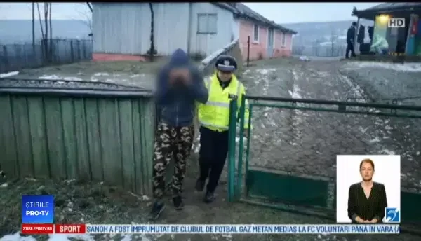 Un tânăr și-a înjunghiat iubita de 12 ori, apoi a fugărit-o cu un topor. Motivul violențelor