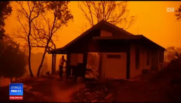 Un australian a făcut pariu că locuința sa va rezista în fața incendiilor: ”Nu plec!”