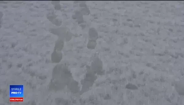 Capcane mortale pentru copiii care merg la joacă. Un băiat a murit iar prietenul său e de negăsit