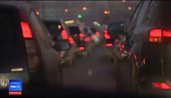 Părinţii cer autobuze şcolare, apoi îşi duc copiii tot cu maşina. Cum a decurs prima zi de şcoală