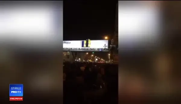 Proteste uriaşe în Teheran. Trump: „Lumea întreagă este cu ochii pe voi”