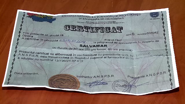 Cum se poate obţine diploma de salvamar recunoscută în UE fără măcar să atingi apa. CAMERA ASCUNSĂ