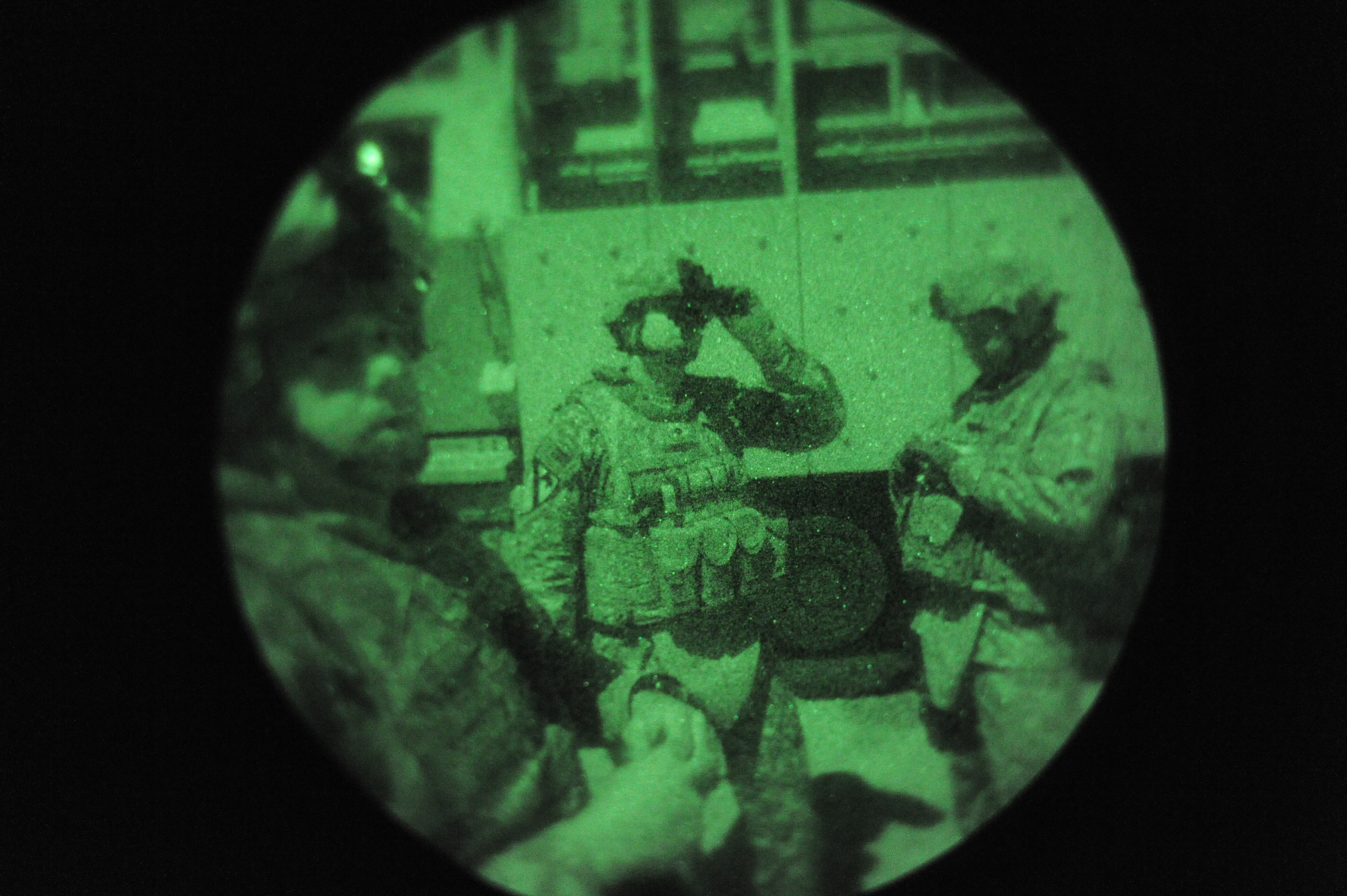 Anunţul ministrului Apărării: cum vor fi afectaţi românii de criza din Orientul Mijlociu