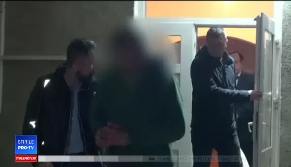 O mamă cu doi copii din Comănești a fost ucisă de soț. Vecinii au auzit strigătele disperate ale femeii