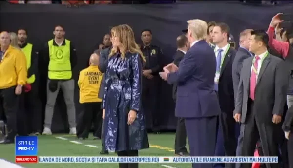 Gestul soției lui Donald Trump când a fost luată de mână de către acesta